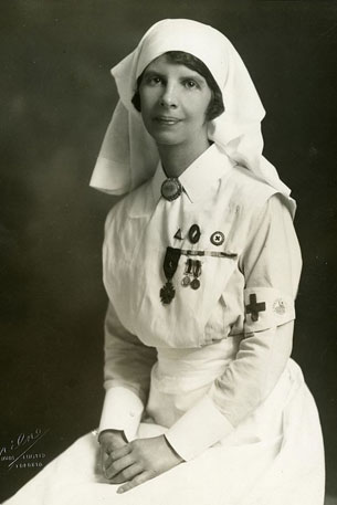 Canadian nurse, Madeleine Jaffray, Photo PR1986.0054/4 appears courtesy of the Provincial Archives of Alberta